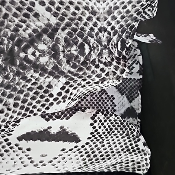 Worthington Sleeveless Button up blouse - Picture 5 of 8